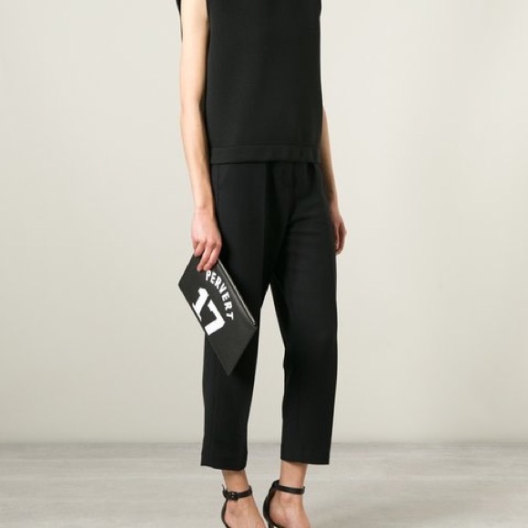 🎉🎉 SOLD 🎉🎉 Givenchy pervert 17 clutch pouch - Picture 2 of 3